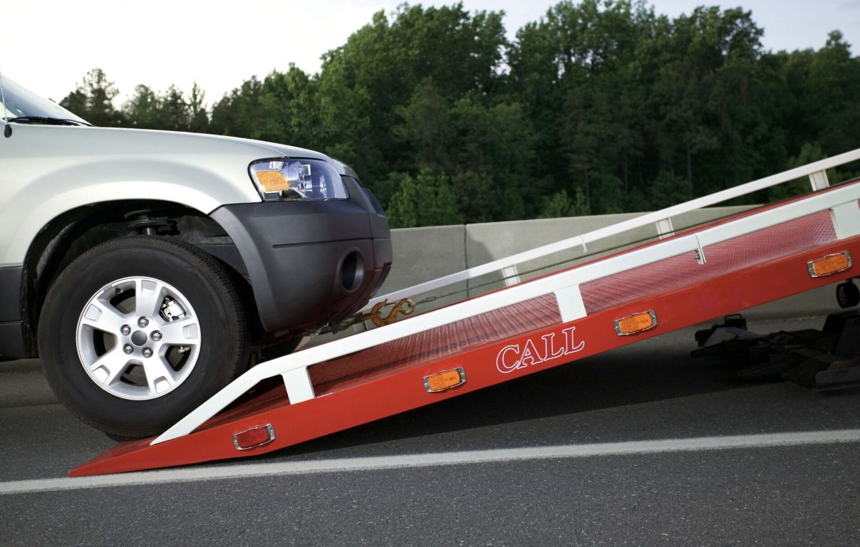 Long-distance towing service for vehicles across California