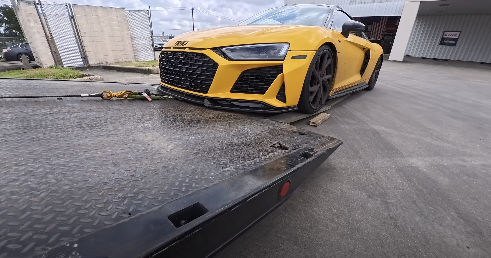 Flatbed Towing by Buena Park Towing Service Flatbed Towing - Professional towing service in Buena Park, CA